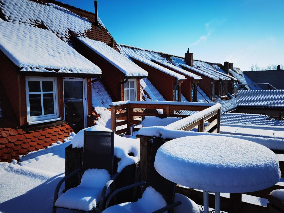 Gemütliche Dachwohnung mit oder ohne Dampfsauna mit Dachterrasse nebeneinander Wolmirstedt Exterior foto