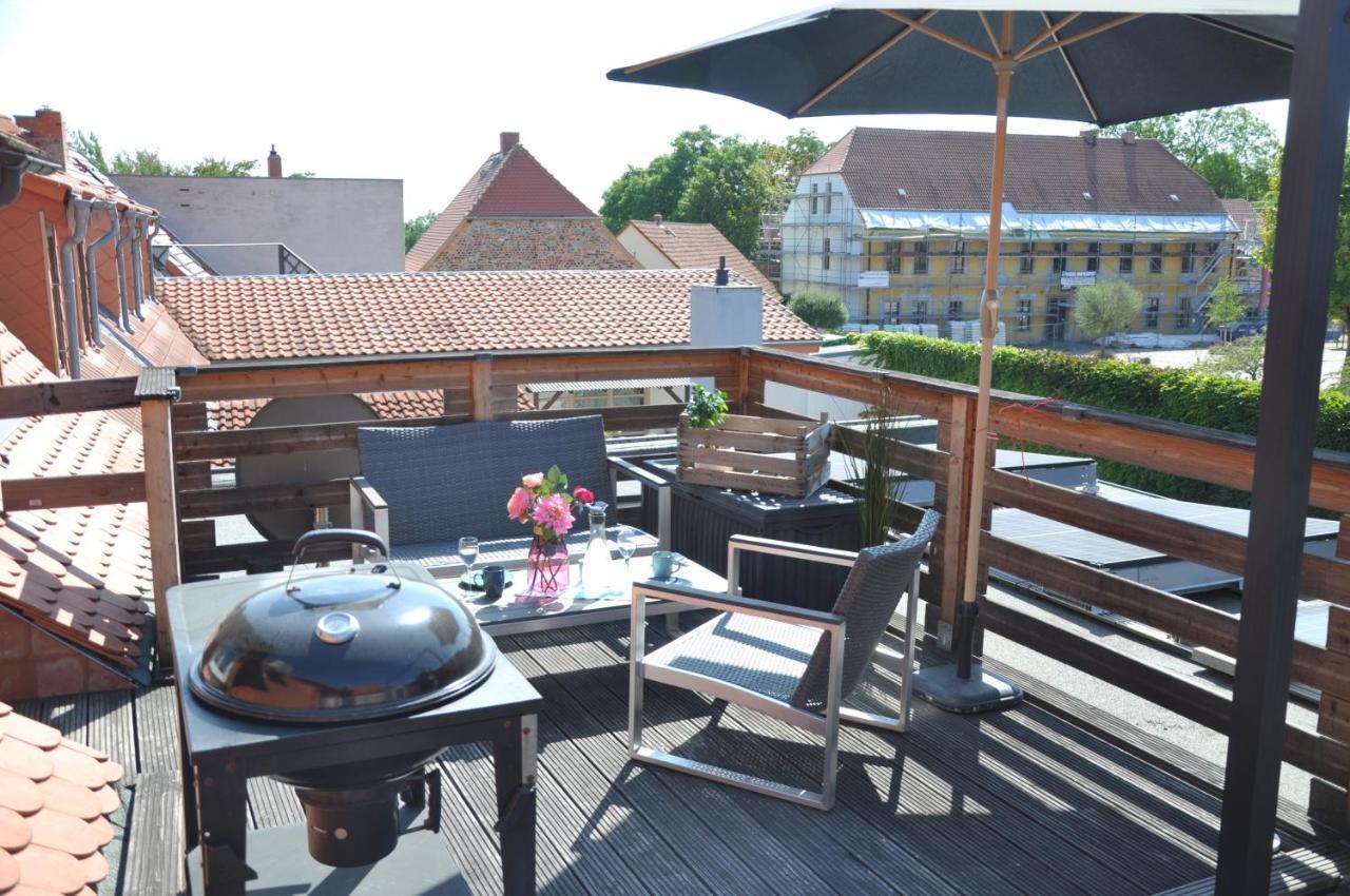 Gemütliche Dachwohnung mit oder ohne Dampfsauna mit Dachterrasse nebeneinander Wolmirstedt Exterior foto